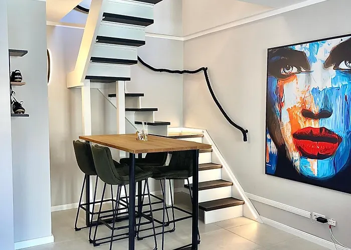 Design Apartment Auf 2 Etagen Mit Balkon Nahe Isar & Innenstadt Muenchen